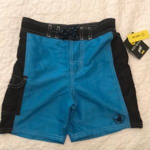 Body Glove boys swim trunks sz 5/6